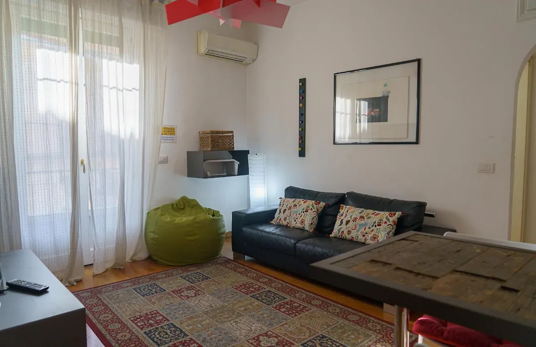 Cozy 1-BR Near Ponte Vecchio-1